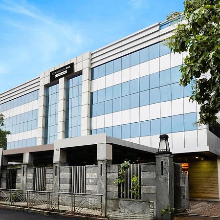 Super Townhouse Oak Alandur Near Chennai Airport Formerly Vijay Park المظهر الخارجي الصورة