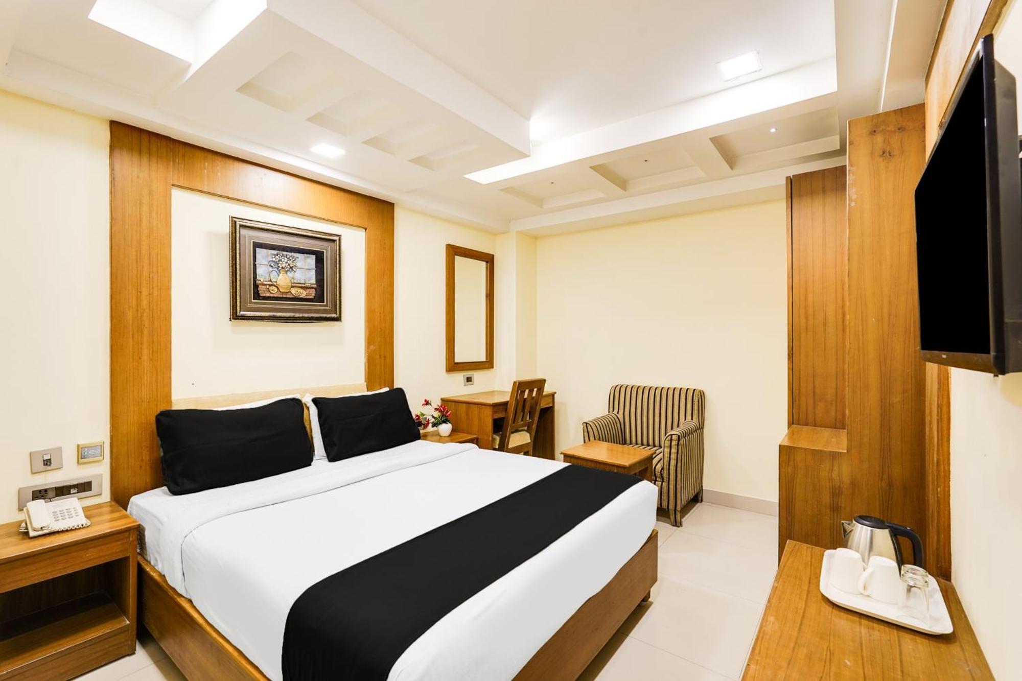 Super Townhouse Oak Alandur Near Chennai Airport Formerly Vijay Park المظهر الخارجي الصورة