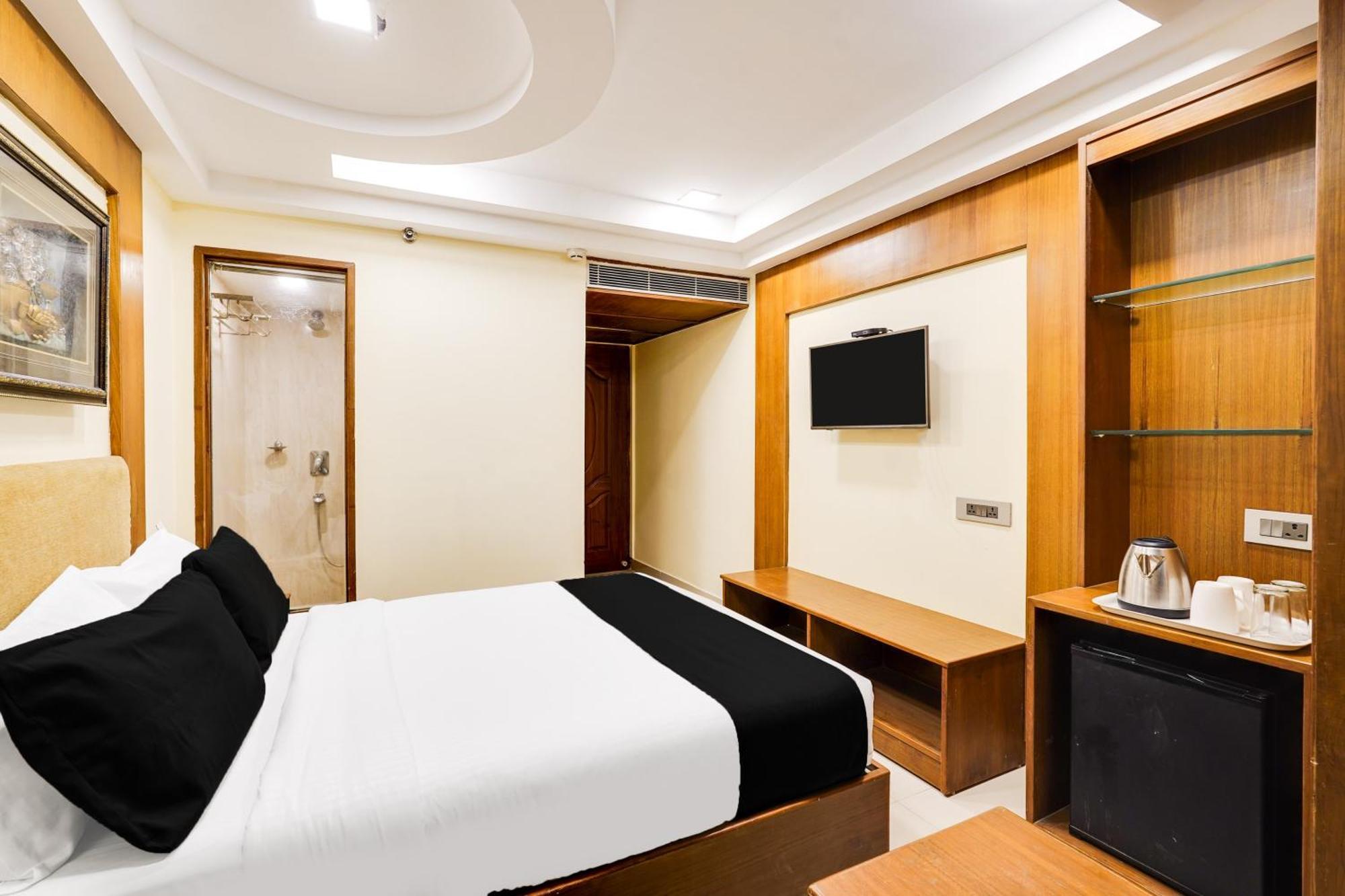 Super Townhouse Oak Alandur Near Chennai Airport Formerly Vijay Park المظهر الخارجي الصورة
